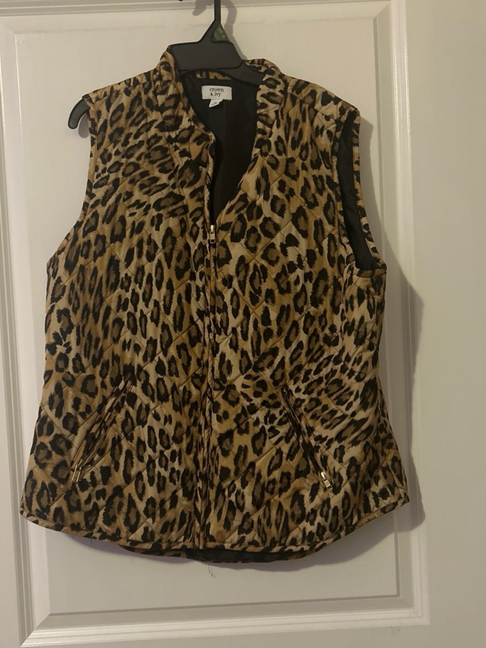 crown & ivy Leopard Print Zip-Front Vest in Tan and Black